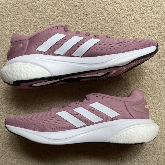 NEW! Women’s Adidas Supernova 2 Sneakers - Picture 8 of 10